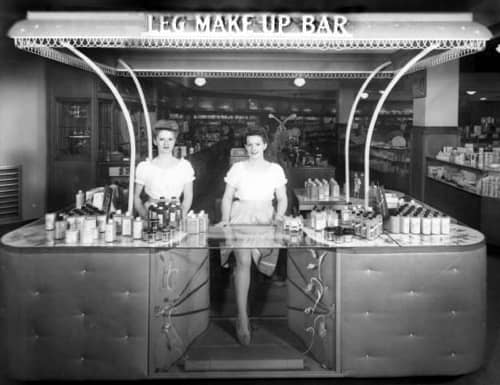 1944 Leg Make-up Bar