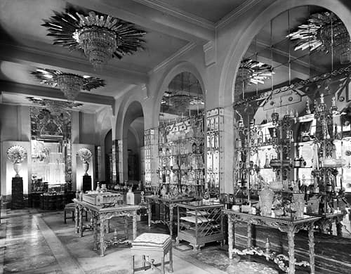 1926 Interior view of the Old Bond Street store