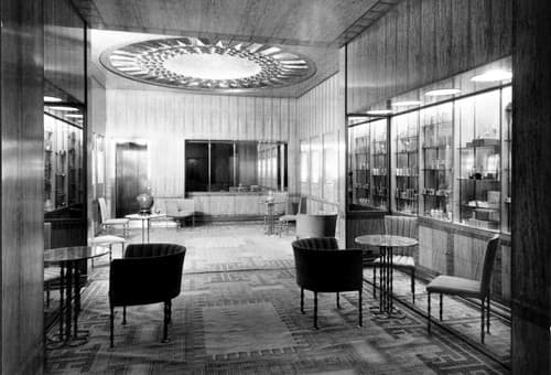1931 The showroom at 693 Fifth Avenue, New York