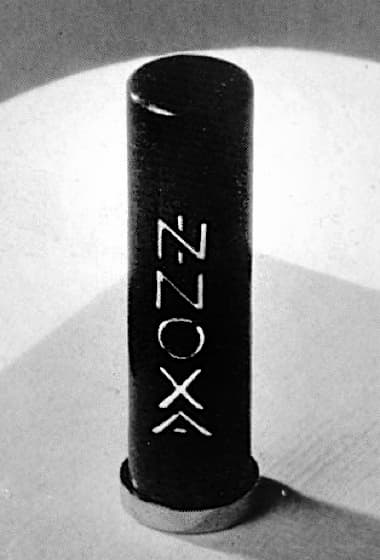 1932 Innoxa Lipstick