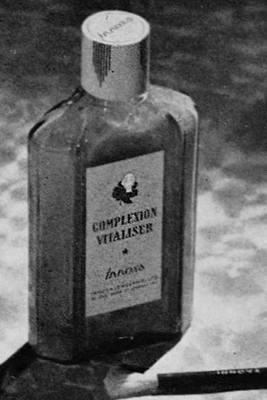 1939 Innoxa Complexion Vitaliser with brush