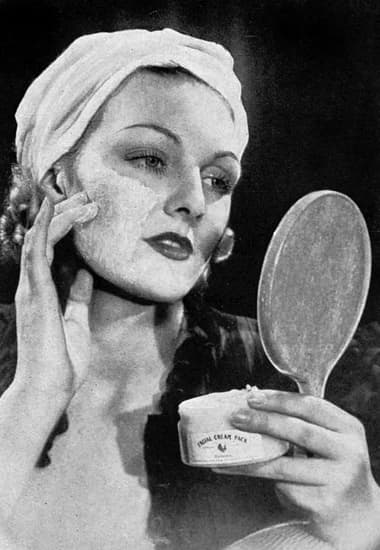 1939 Applying Innoxa Cream Pack