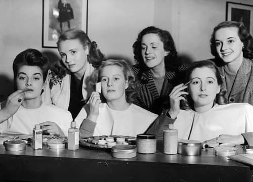 1946 Lucie Clayton models in the Leichner Make-up Studio
