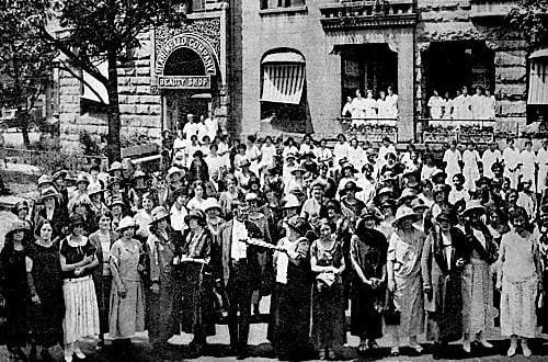 1923 Group photograph for the Marinello Eighteenth Summer School