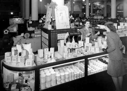 1945-ayer-store