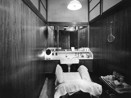 1932 Treatment room in the Charles of the Ritz salon