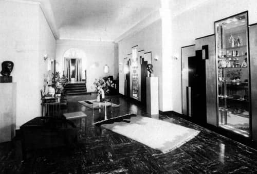 Interior of the Rubinstein salon at 8 East 57th Street New York