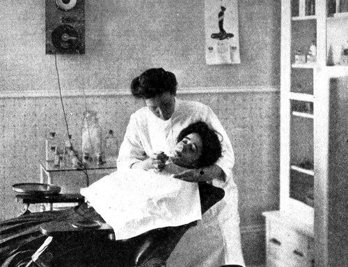1907 Applying a depilatory in a  Marinello salon