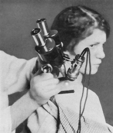 1921 A modified binocular microscope