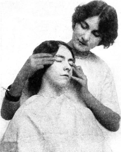 1904 Faradic eye treatment massage