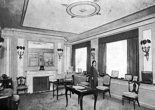 1925 Bourjois London showroom