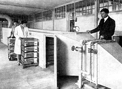 1927 Drying cabinet used in making Fards Pastels