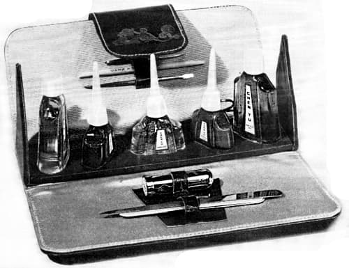1949 Chen Yu Manicure Set