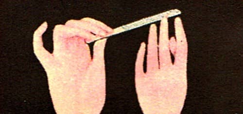 1926 Cutex filing the nail