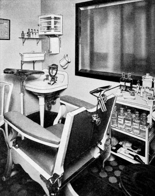 1914 Marinello shampoo and facial booth