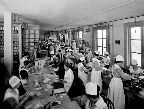 1919 Finishing department at Crystal Chemical