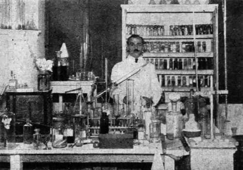 1925 Laboratory in the parfumeriefabrik Pessl