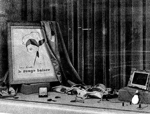 1952 Rouge Baiser shop window aon the Rue du Faubourg Saint-Honore