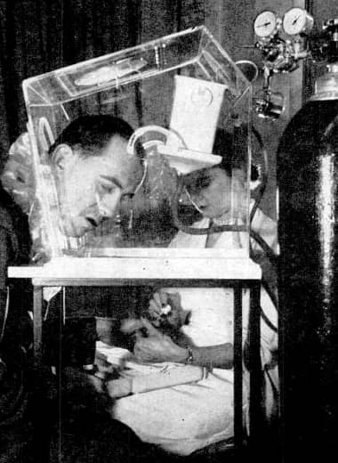1954 Man taking a hangover treatment at Gourielli